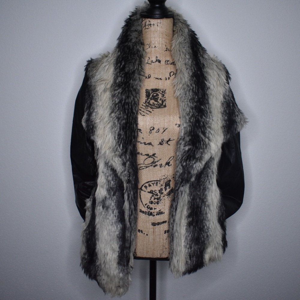 ✨Leather Sleeve Faux Fur Coat 🧥✨